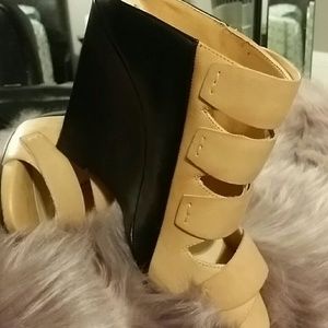 Jessica Simpson Wedges